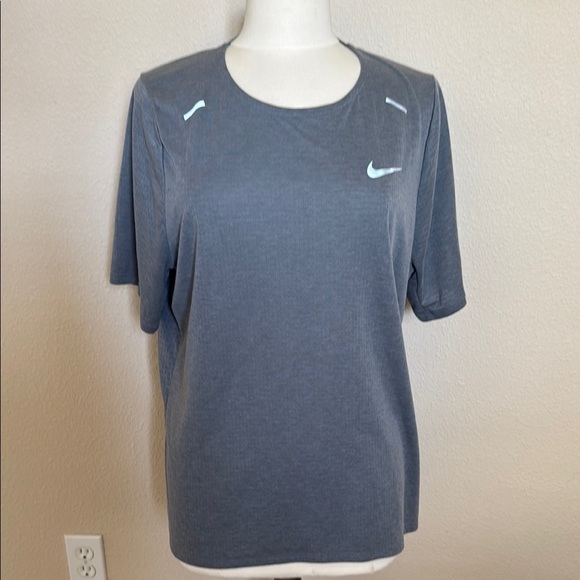 *WOMEN’S NIKE RUNNING DRI-FIT SHIRT SLEEVE TEE SHIRT (sz lg) - Picture 1 of 4